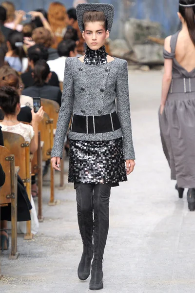 Look 34